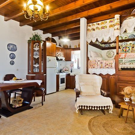 Villa Symone Afiartis ภายนอก รูปภาพ